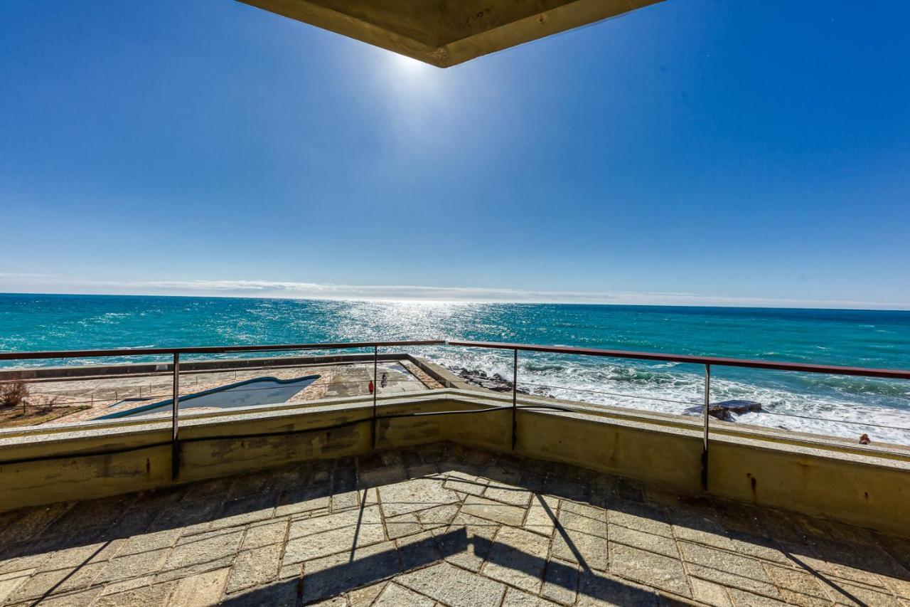 Casaviva - Grazioso Bilocale Sul Mare A Ospedaletti Apartment Екстериор снимка