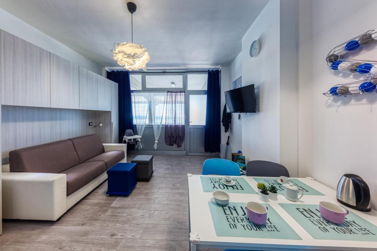 Casaviva - Grazioso Bilocale Sul Mare A Ospedaletti Apartment Екстериор снимка