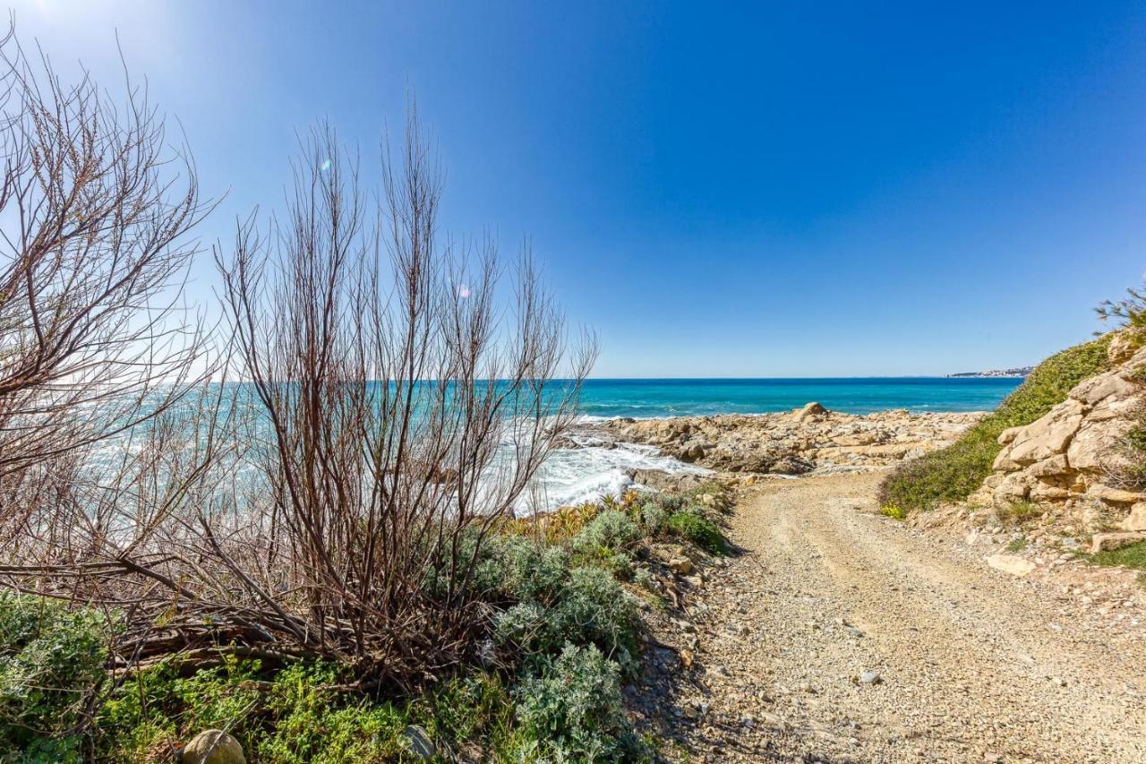 Casaviva - Grazioso Bilocale Sul Mare A Ospedaletti Apartment Екстериор снимка